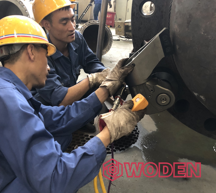 杏盛液压扳手使用情景 杏盛液压扳手使用情景