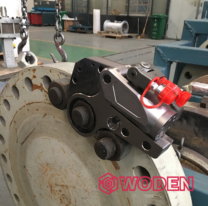 杏盛液压扳手使用情景 杏盛液压扳手使用情景