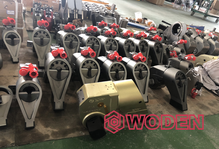 杏盛液压扳手使用情景 杏盛液压扳手使用情景