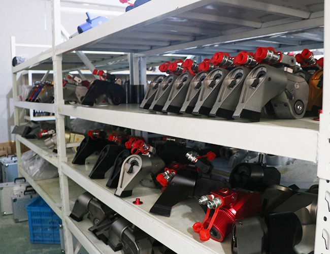 液压扳手的运行速度是怎么样确定的？