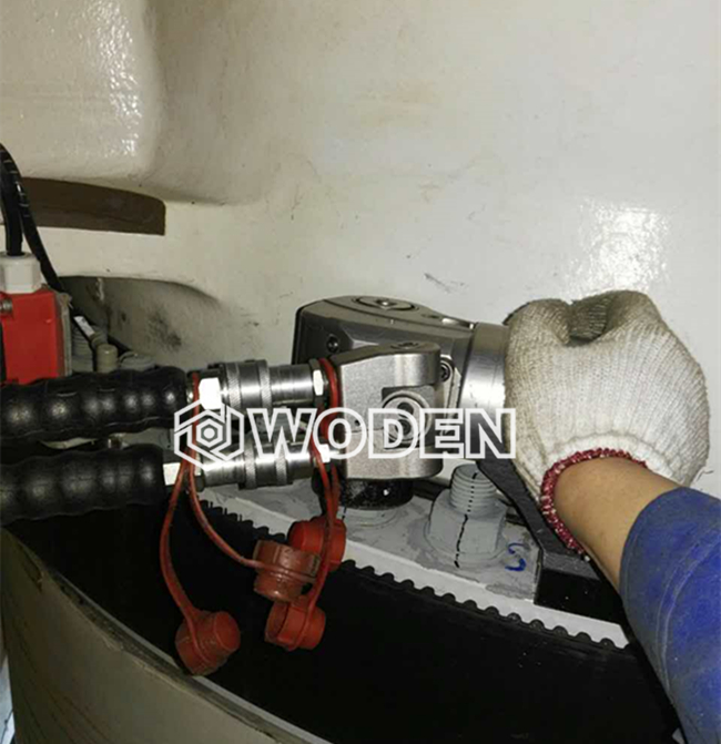 某风电场正使用杏盛液压扳手安装风电机组基座 某风电场正使用杏盛液压扳手安装风电机组基座